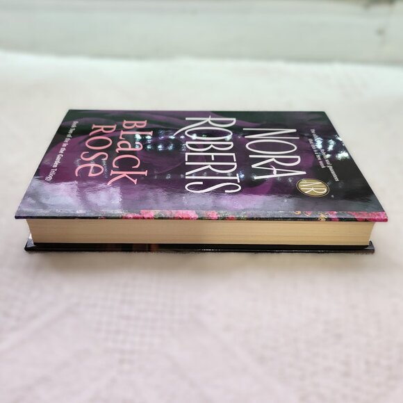 Nora Roberts Garden Trilogy Hardback - Picture 6 of 14